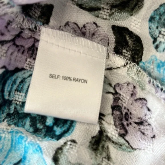 Jane + Delancey Babydoll Rayon Top - Picture 5 of 5